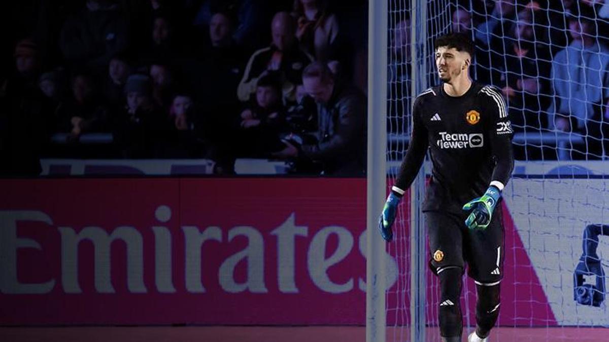 newport county manchester united macinda altay bayindir ilk kez sahne aldi nihayet isbasi yapti