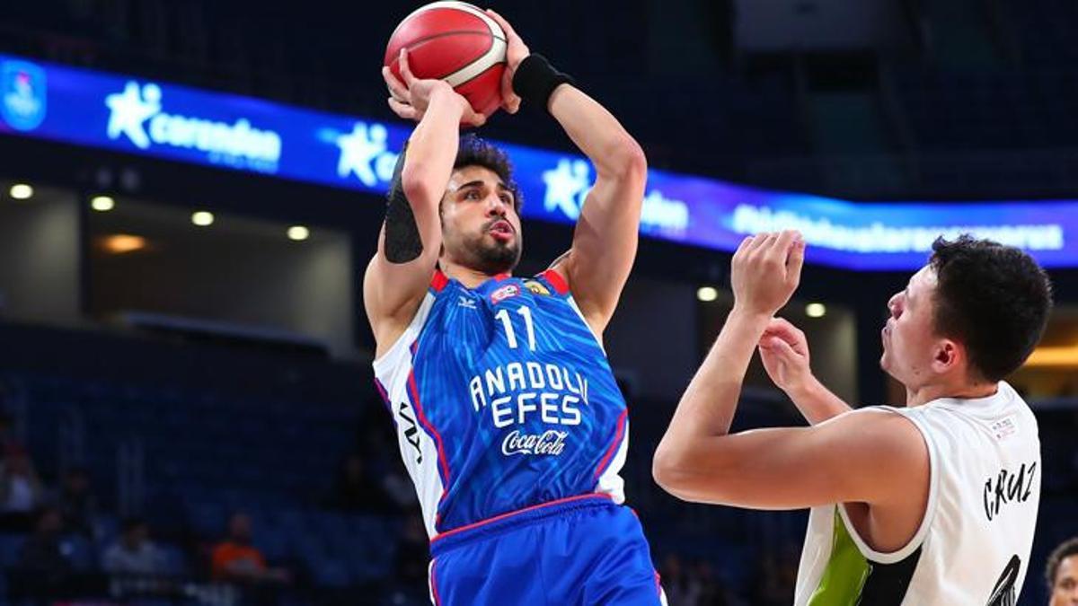 anadolu efes turkiye kupasinda yari finalde