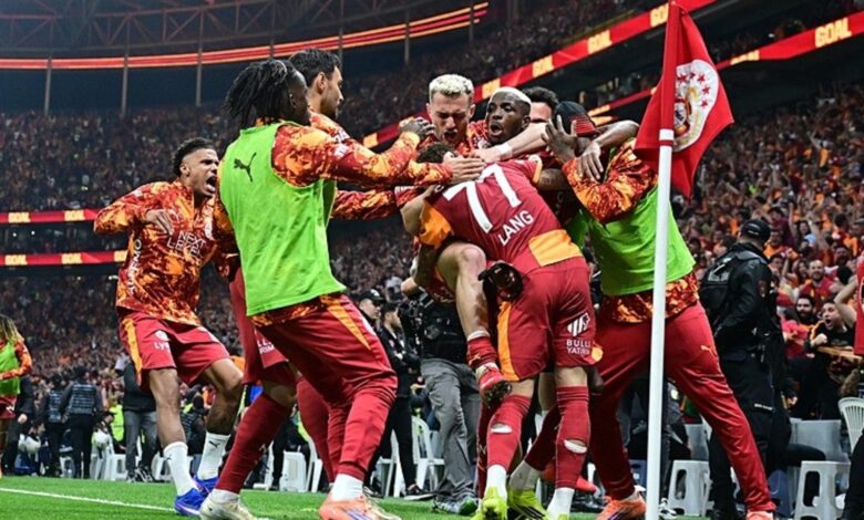 Galatasaray yönetiminden acil toplantı! Şampiyonluk kutlaması için flaş karar 1 haber 59862